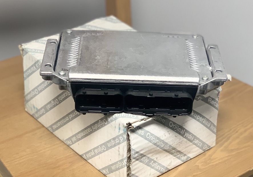 Bosch Sterownik Silnika Engine Control Ducato 2.8 HDI 281011755 for FIAT Ducato Boxer Jumper 2.8HDI 2000 - 2006 Oryginał NOWY commercial vehicle - Centralina electrónica para Veículo comercial: foto 3 Bosch Sterownik Silnika Engine Control Ducato 2.8 HDI 281011755 for FIAT Ducato Boxer Jumper 2.8HDI 2000 - 2006 Oryginał NOWY commercial vehicle - Centralina electrónica para Veículo comercial: foto 3