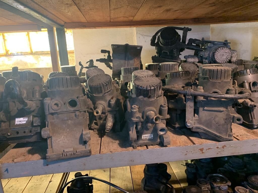 Knorr-Bremse Pojedynczy   Scania R 124 Hurt modulatorów EBS zawór pojedynczy przód truck - Válvula de freio para Camião: foto 5 Knorr-Bremse Pojedynczy   Scania R 124 Hurt modulatorów EBS zawór pojedynczy przód truck - Válvula de freio para Camião: foto 5