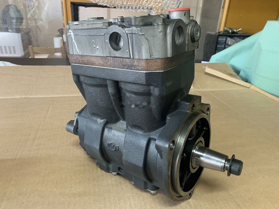 Knorr-Bremse podwójny używany do naprawy LK4936 IVECO Stralis Euro 5, LK4936 450KM, 2012r- truck - Compressor, sistema de ar comprimido para Camião: foto 1 Knorr-Bremse podwójny używany do naprawy LK4936 IVECO Stralis Euro 5, LK4936 450KM, 2012r- truck - Compressor, sistema de ar comprimido para Camião: foto 1