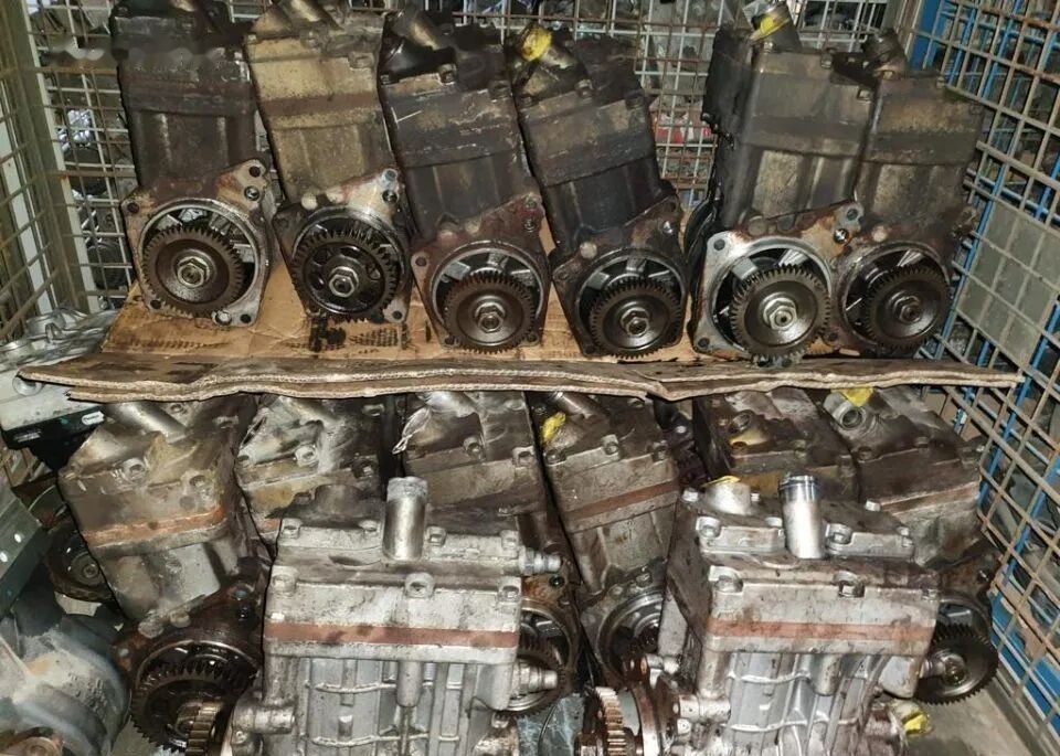 Mercedes-Benz Mercedes Actros MP4 Voith A4711303215 Mercedes-Benz truck - Compressor, sistema de ar comprimido para Camião: foto 1 Mercedes-Benz Mercedes Actros MP4 Voith A4711303215 Mercedes-Benz truck - Compressor, sistema de ar comprimido para Camião: foto 1
