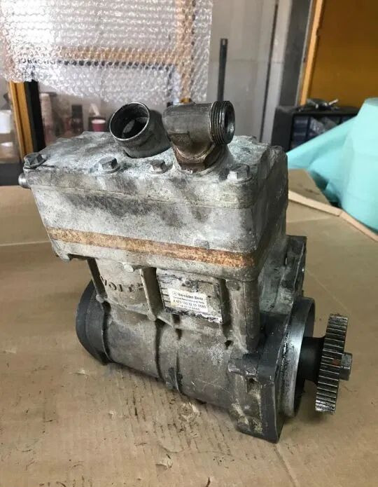 Mercedes-Benz Mercedes Actros MP4 Voith A4711303215 Mercedes-Benz truck - Compressor, sistema de ar comprimido para Camião: foto 3 Mercedes-Benz Mercedes Actros MP4 Voith A4711303215 Mercedes-Benz truck - Compressor, sistema de ar comprimido para Camião: foto 3