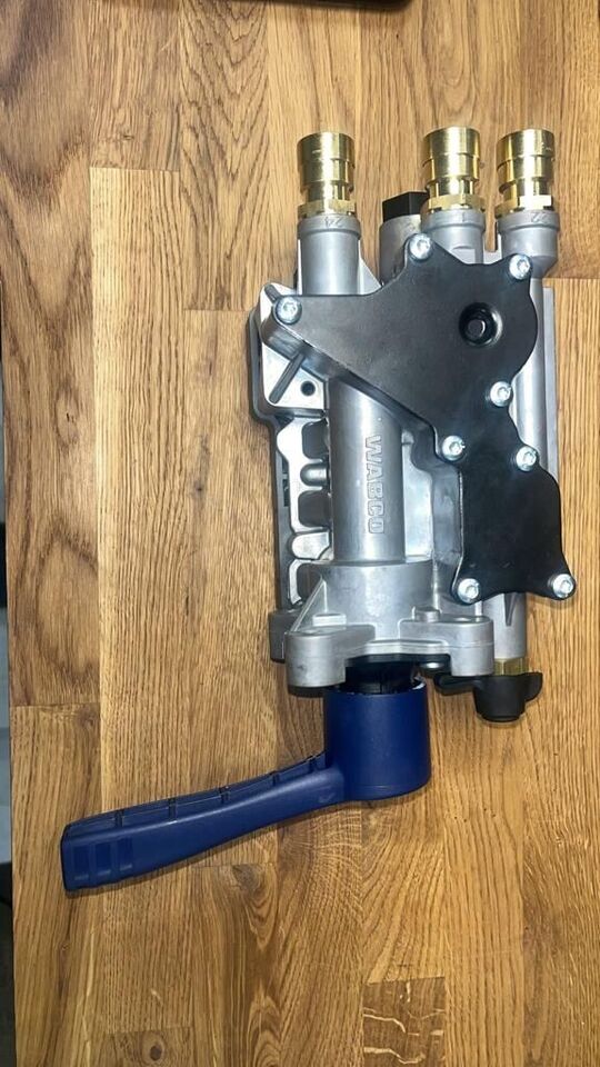 Nowy Zawór Sterowania Platformy Naczepy WABCO 4630905000 ETASC D 4630905000 - Válvula hidráulica para Camião: foto 1 Nowy Zawór Sterowania Platformy Naczepy WABCO 4630905000 ETASC D 4630905000 - Válvula hidráulica para Camião: foto 1