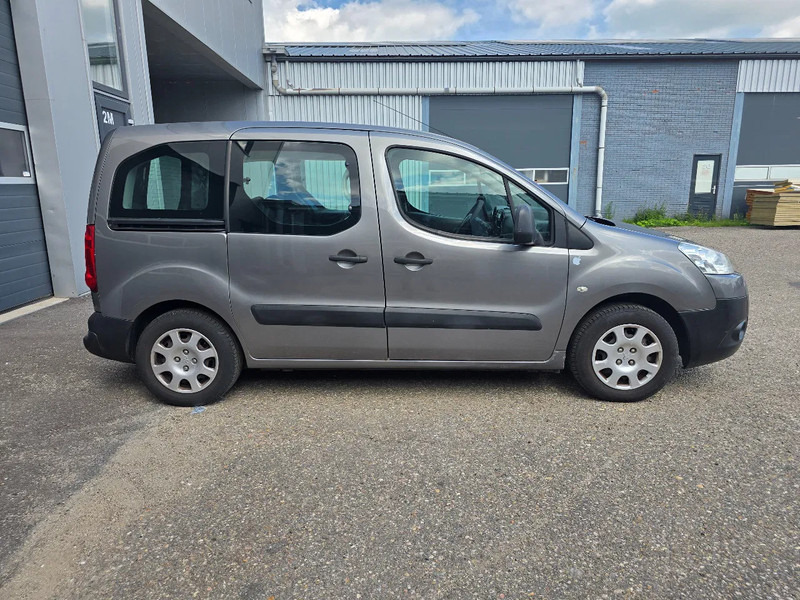 Peugeot Partner 1.6 benzine - Automóvel: foto 3 Peugeot Partner 1.6 benzine - Automóvel: foto 3