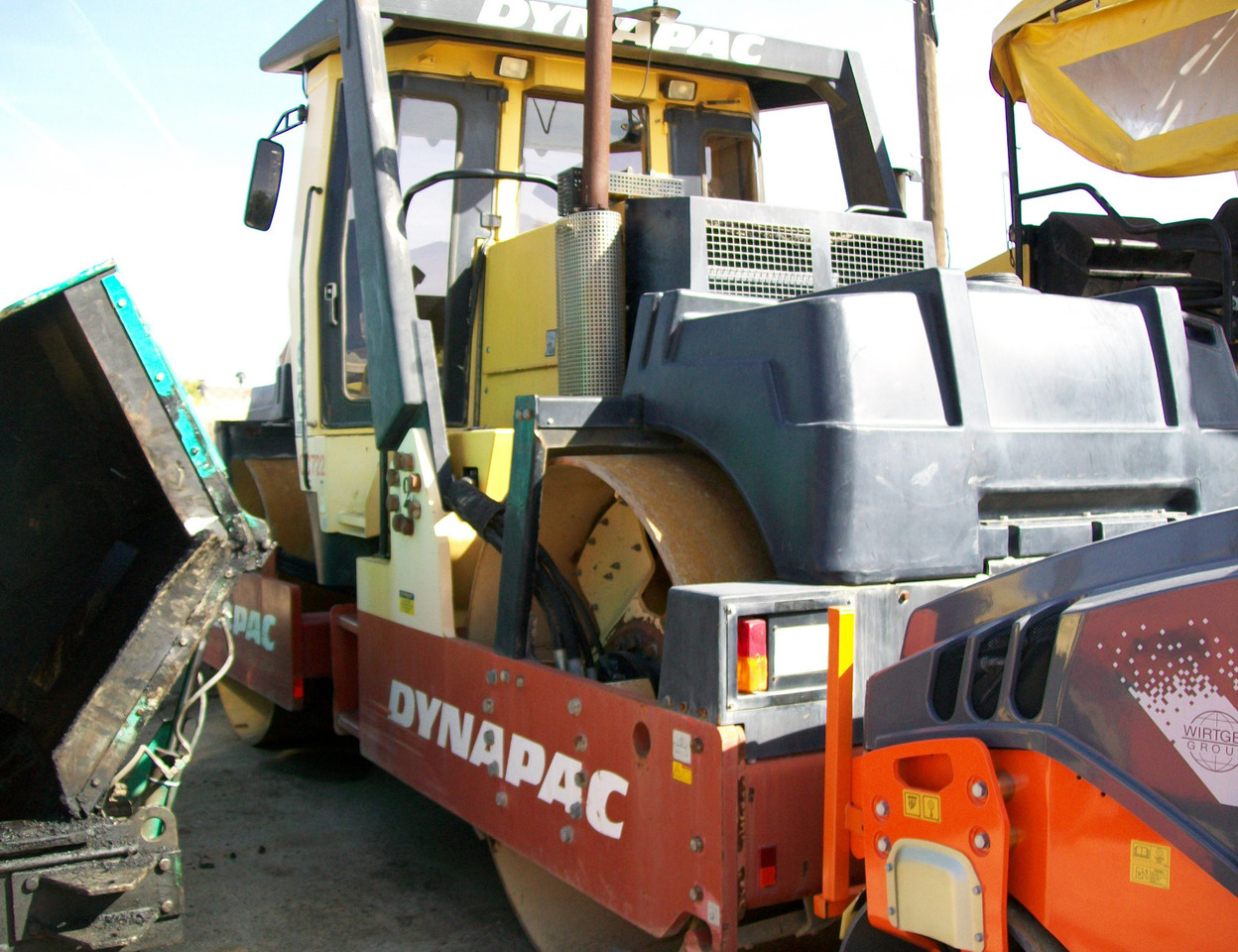 Doble Vibrante Dynapac CC 722 - Compactador de asfalto: foto 1 Doble Vibrante Dynapac CC 722 - Compactador de asfalto: foto 1