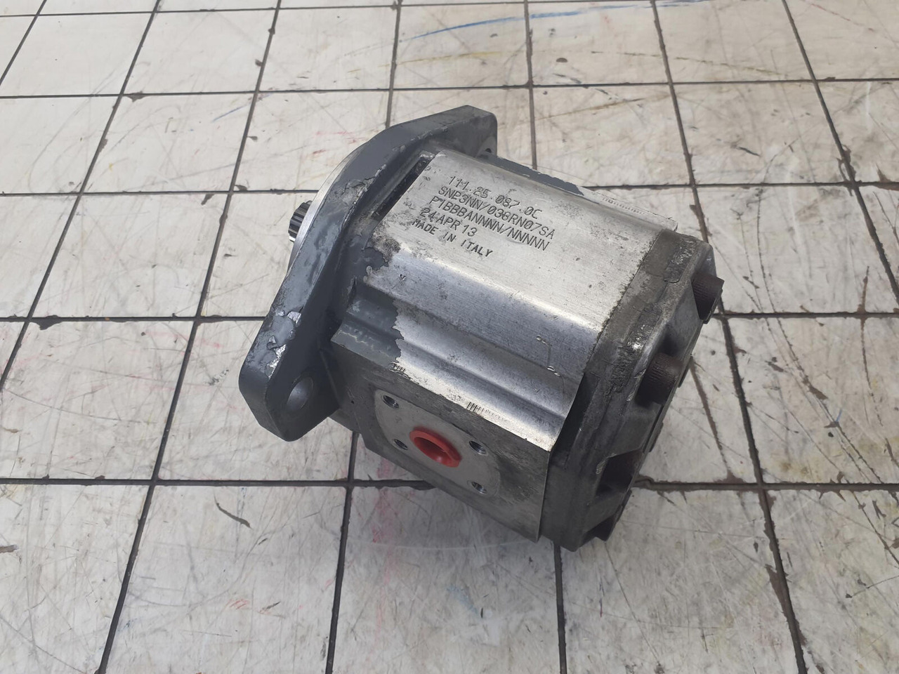 Danfoss LTM 1130-5.1 GEAR PUMP - Bomba hidráulica para Grua móvel: foto 2 Danfoss LTM 1130-5.1 GEAR PUMP - Bomba hidráulica para Grua móvel: foto 2