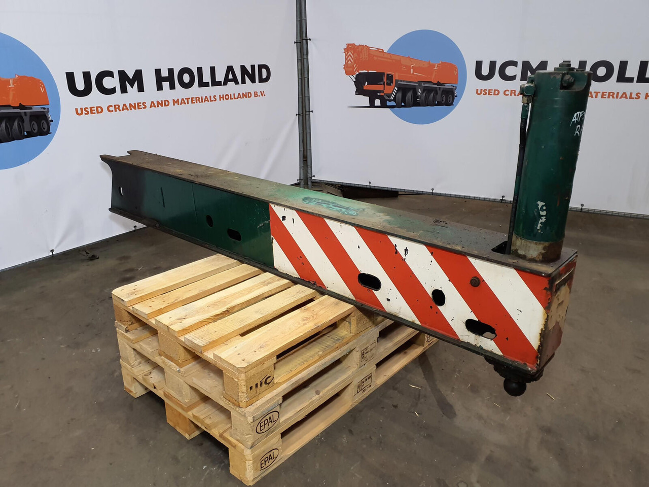 FAUN ATF 30-2 outrigger beam rear complete - Suspensão para Grua móvel: foto 1 FAUN ATF 30-2 outrigger beam rear complete - Suspensão para Grua móvel: foto 1