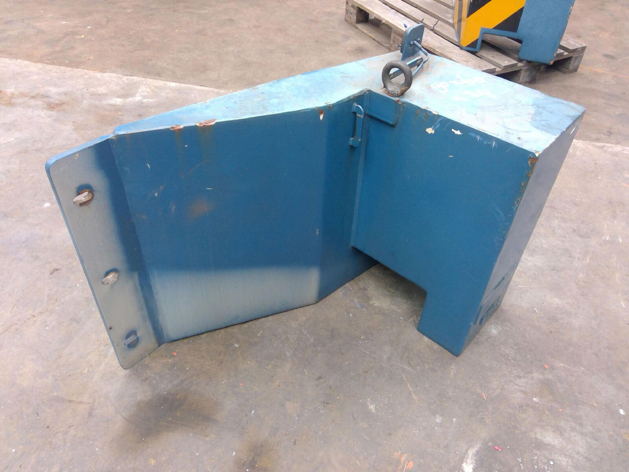 FAUN ATF 40G-2 counterweight 0,7 ton left side - Contrapeso para Grua móvel: foto 3 FAUN ATF 40G-2 counterweight 0,7 ton left side - Contrapeso para Grua móvel: foto 3