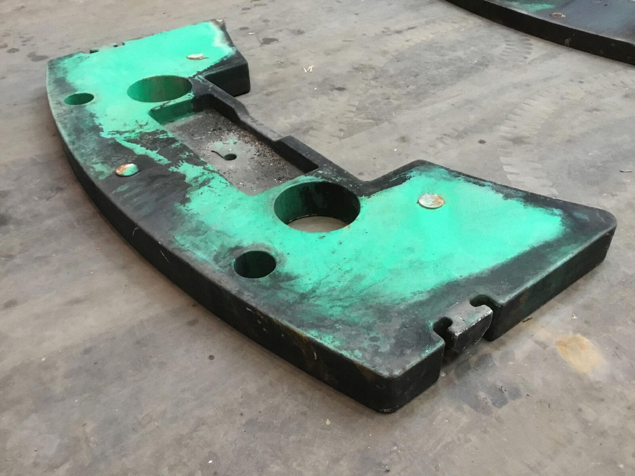 FAUN ATF 60-3 counterweight 2 ton - Contrapeso para Grua móvel: foto 2 FAUN ATF 60-3 counterweight 2 ton - Contrapeso para Grua móvel: foto 2