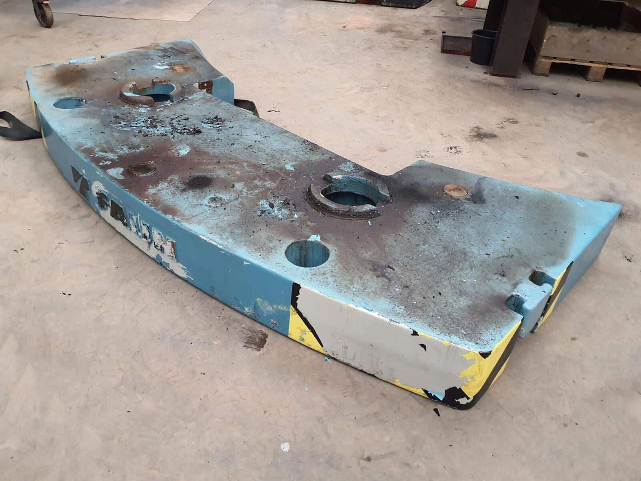 FAUN ATF 60-3 counterweight 3.1 ton - Contrapeso para Grua móvel: foto 1 FAUN ATF 60-3 counterweight 3.1 ton - Contrapeso para Grua móvel: foto 1