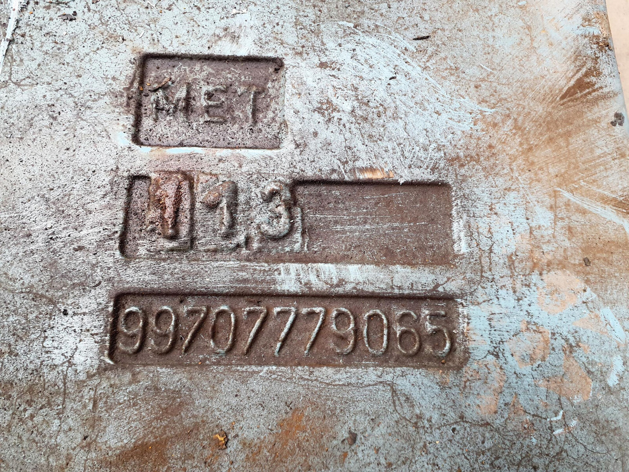 FAUN ATF 60-3 counterweight 3.1 ton - Contrapeso para Grua móvel: foto 5 FAUN ATF 60-3 counterweight 3.1 ton - Contrapeso para Grua móvel: foto 5