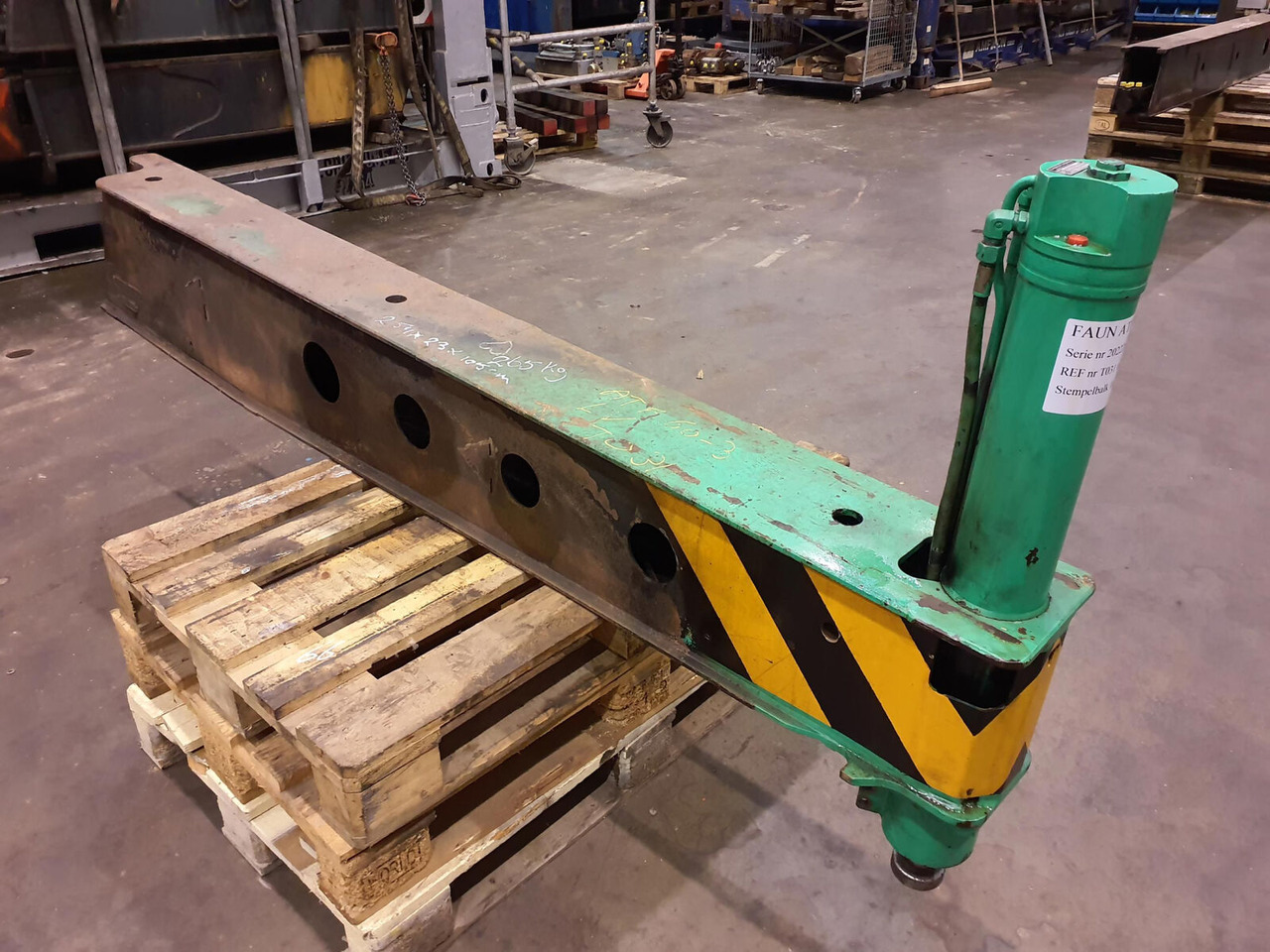 FAUN ATF 60-3 front outigger beam - Suspensão para Grua móvel: foto 1 FAUN ATF 60-3 front outigger beam - Suspensão para Grua móvel: foto 1