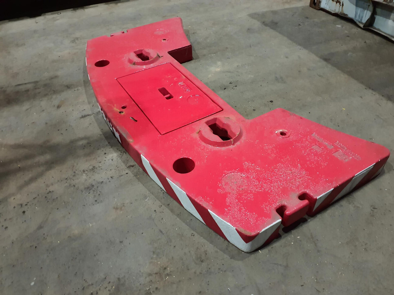 FAUN AUN HK 60 counterweight 2 ton - Contrapeso para Grua móvel: foto 4 FAUN AUN HK 60 counterweight 2 ton - Contrapeso para Grua móvel: foto 4