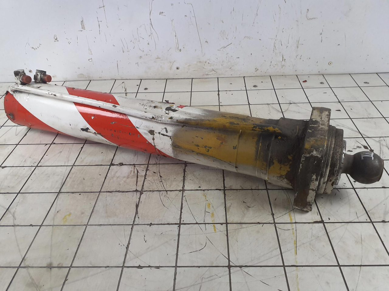 FAUN AUN RTF 30 outrigger cylinder - Cilindro hidráulico para Grua móvel: foto 2 FAUN AUN RTF 30 outrigger cylinder - Cilindro hidráulico para Grua móvel: foto 2