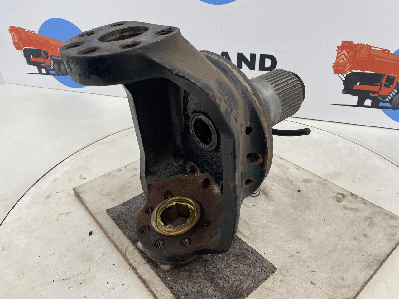 Manga de eixo para Grua móvel FAUN Faun ATF 30 Steering knuckle 16 holes axle 1: foto 6