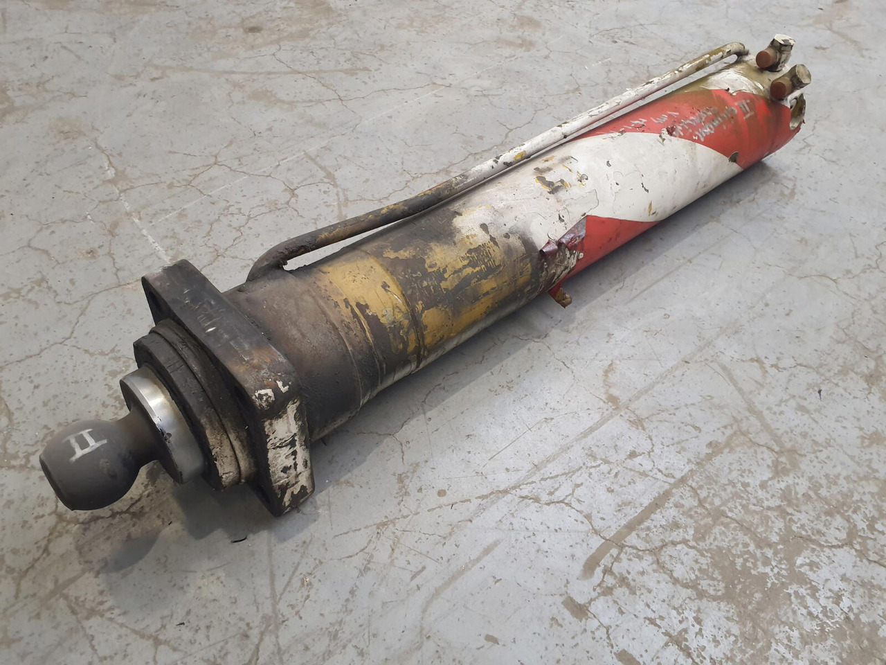 FAUN RTF 30 outrigger cylinder - Cilindro hidráulico para Grua móvel: foto 2 FAUN RTF 30 outrigger cylinder - Cilindro hidráulico para Grua móvel: foto 2