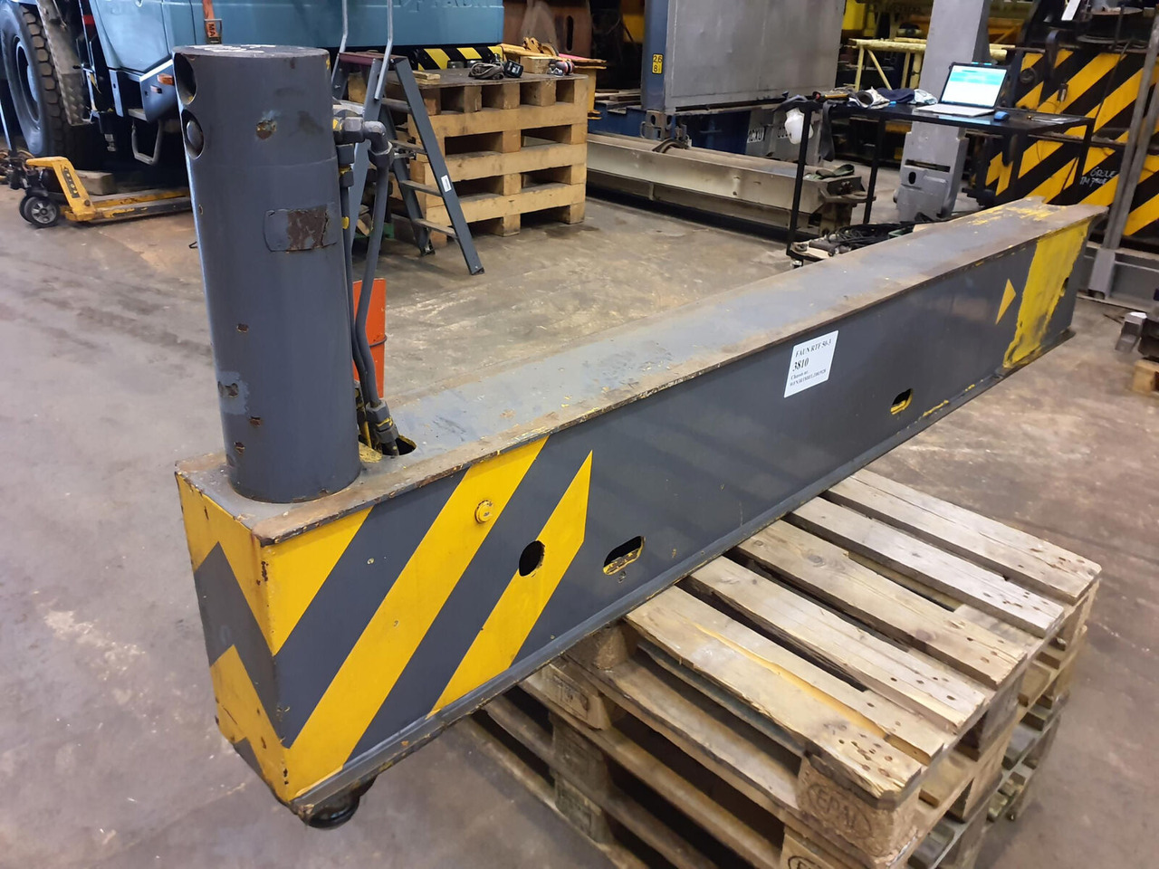 FAUN RTF 50-3 outrigger beam front complete - Suspensão para Grua móvel: foto 2 FAUN RTF 50-3 outrigger beam front complete - Suspensão para Grua móvel: foto 2