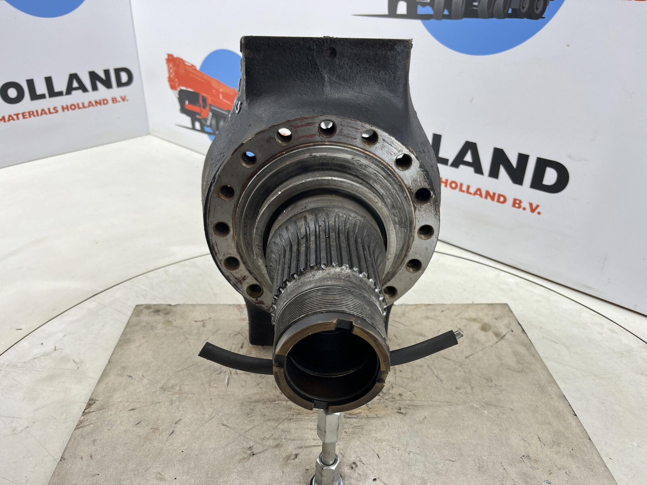 Grove AT 750 BE Steering knuckle 16 holes - Manga de eixo para Grua móvel: foto 2 Grove AT 750 BE Steering knuckle 16 holes - Manga de eixo para Grua móvel: foto 2