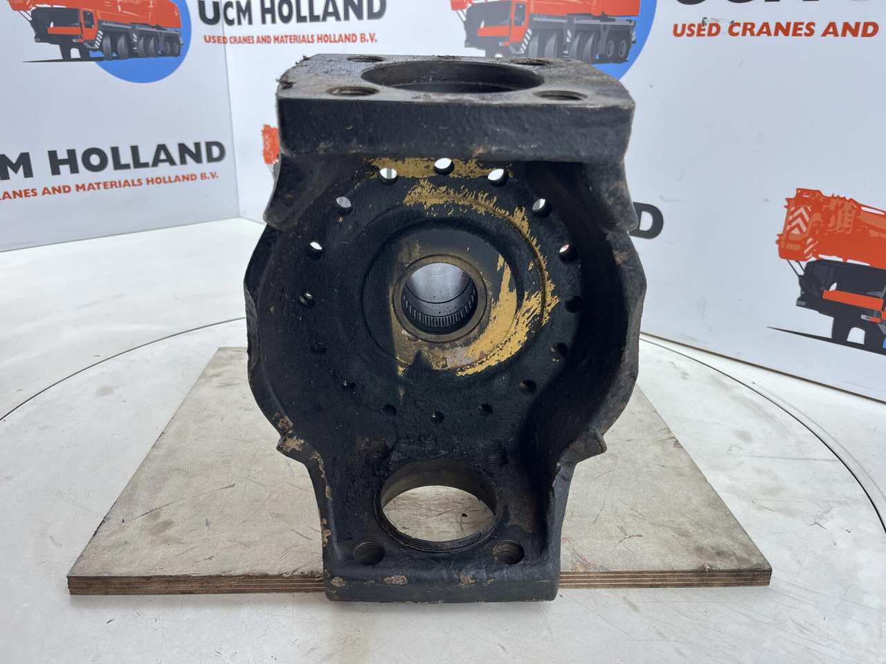 Grove AT 750 BE Steering knuckle 16 holes - Manga de eixo para Grua móvel: foto 5 Grove AT 750 BE Steering knuckle 16 holes - Manga de eixo para Grua móvel: foto 5