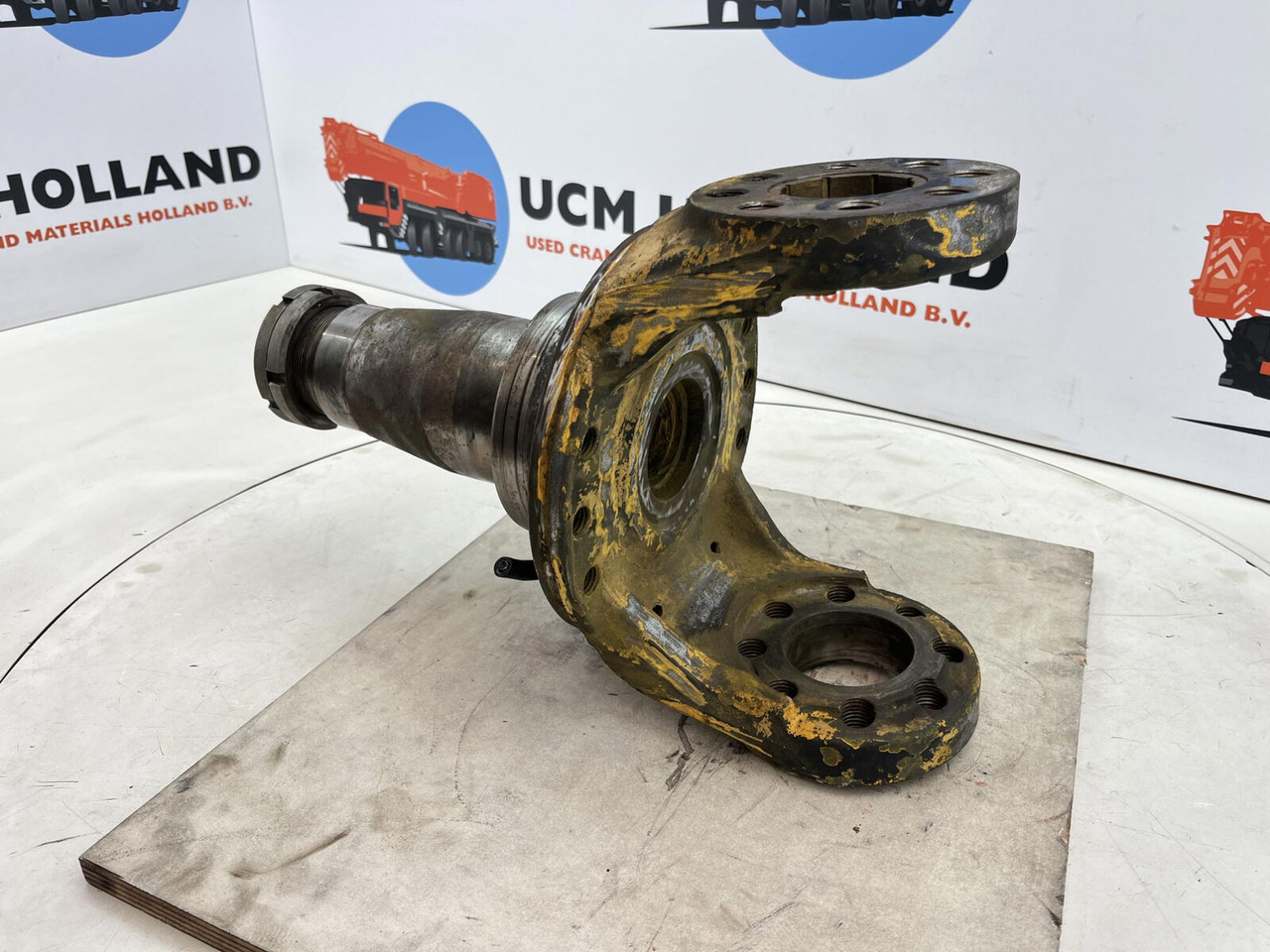 Grove AT 880 Steering knuckle 16 holes axle 2 - Manga de eixo para Grua móvel: foto 4 Grove AT 880 Steering knuckle 16 holes axle 2 - Manga de eixo para Grua móvel: foto 4