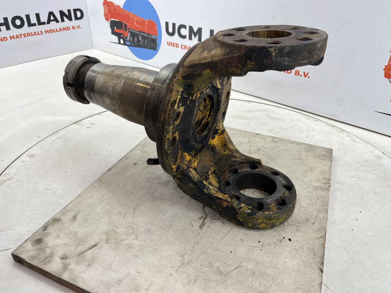 Grove AT 880 Steering knuckle 16 holes axle 2 - Manga de eixo para Grua móvel: foto 4 Grove AT 880 Steering knuckle 16 holes axle 2 - Manga de eixo para Grua móvel: foto 4