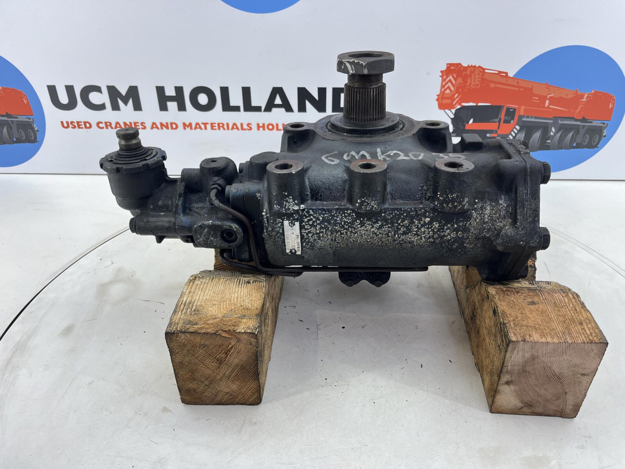 Grove GMK 2035 steering box - Caixa de direção para Grua móvel: foto 4 Grove GMK 2035 steering box - Caixa de direção para Grua móvel: foto 4