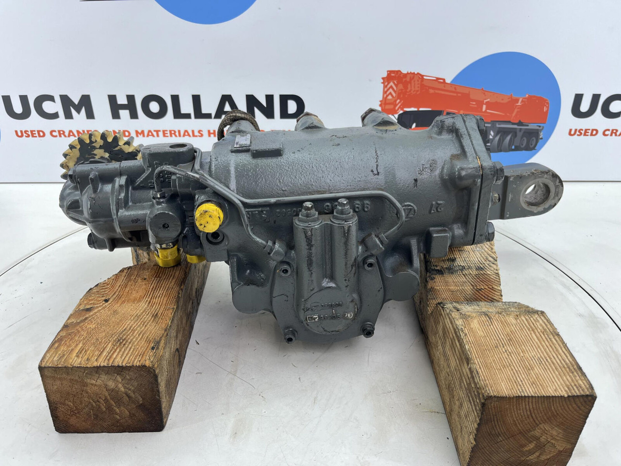 Grove GMK 2035 steering box - Caixa de direção para Grua móvel: foto 5 Grove GMK 2035 steering box - Caixa de direção para Grua móvel: foto 5