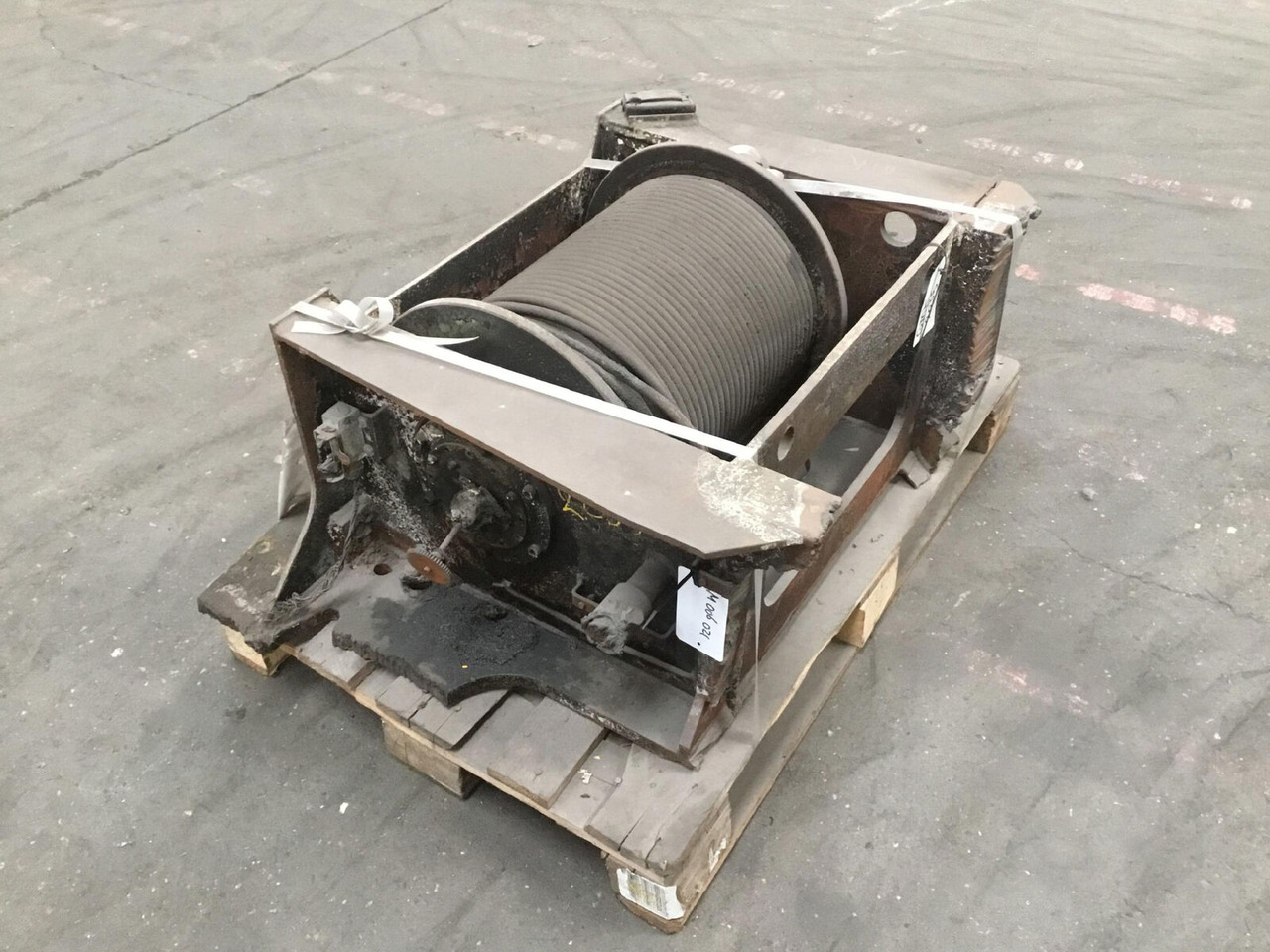 Grove GMK 2035 winch - Molinete para Grua móvel: foto 1 Grove GMK 2035 winch - Molinete para Grua móvel: foto 1