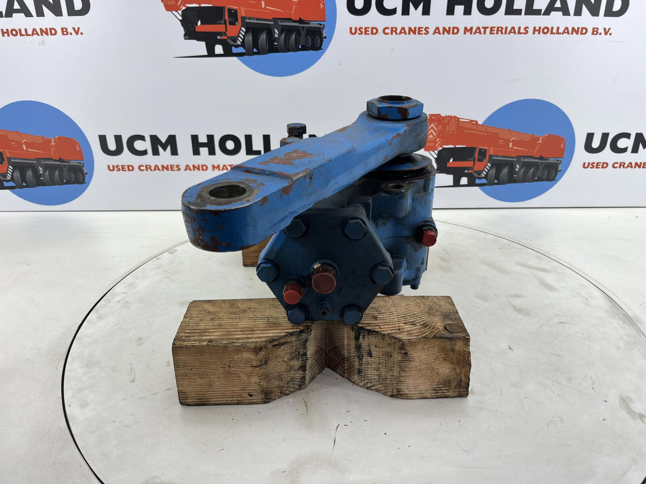 Grove GMK 3050 steering box - Caixa de direção para Grua móvel: foto 4 Grove GMK 3050 steering box - Caixa de direção para Grua móvel: foto 4