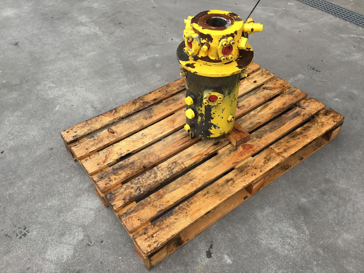 Grove GMK 3055 hydraulic swivel - Hidráulica para Grua móvel: foto 2 Grove GMK 3055 hydraulic swivel - Hidráulica para Grua móvel: foto 2