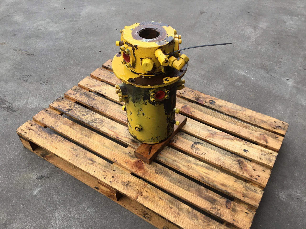 Grove GMK 3055 hydraulic swivel - Hidráulica para Grua móvel: foto 1 Grove GMK 3055 hydraulic swivel - Hidráulica para Grua móvel: foto 1