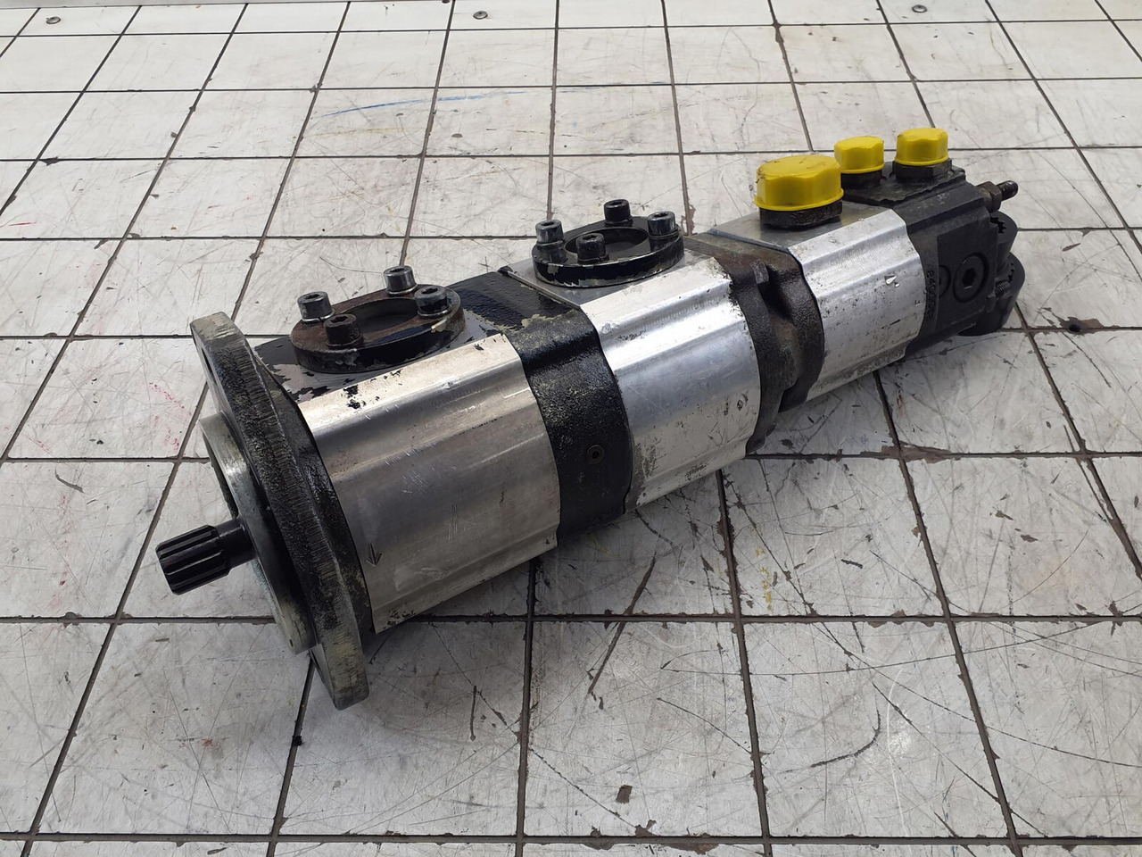 Grove GMK 3055 steering pump - Bomba hidráulica para Grua móvel: foto 1 Grove GMK 3055 steering pump - Bomba hidráulica para Grua móvel: foto 1