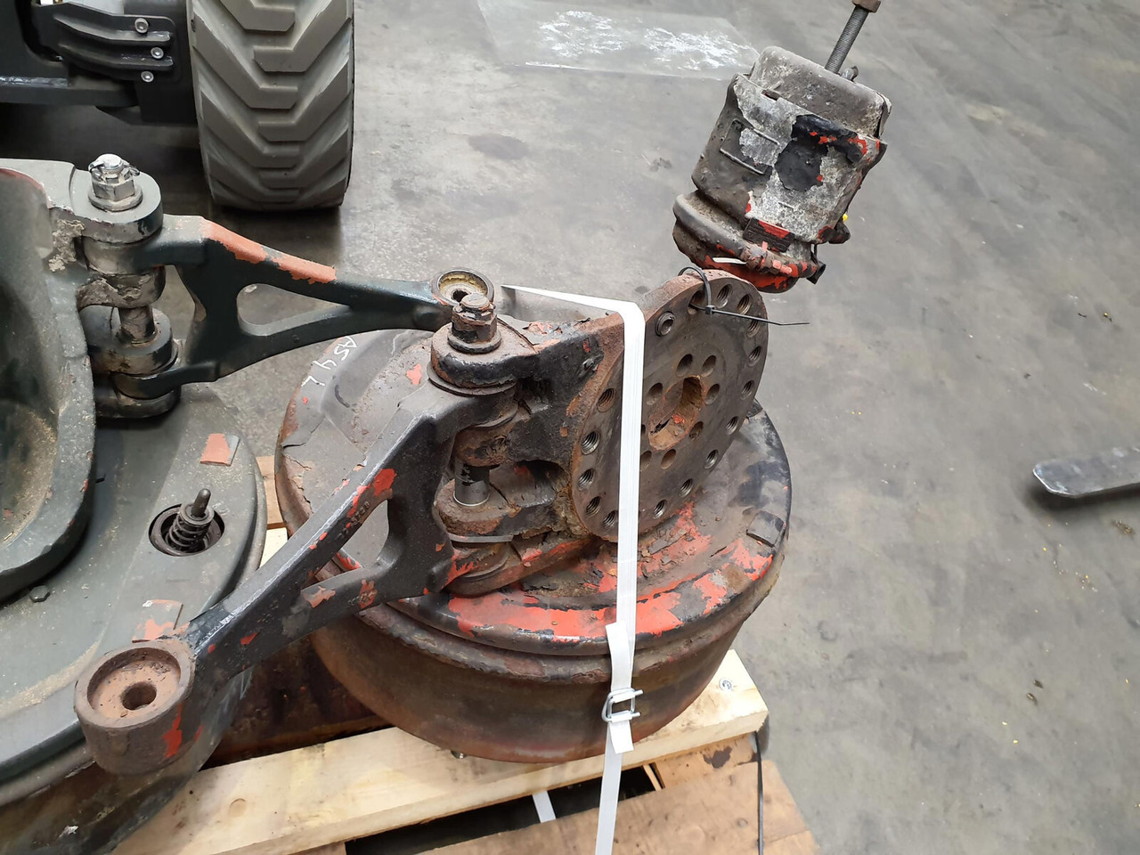 Grove GMK 5100 Megatrak axle housing - Manga de eixo para Grua móvel: foto 5 Grove GMK 5100 Megatrak axle housing - Manga de eixo para Grua móvel: foto 5