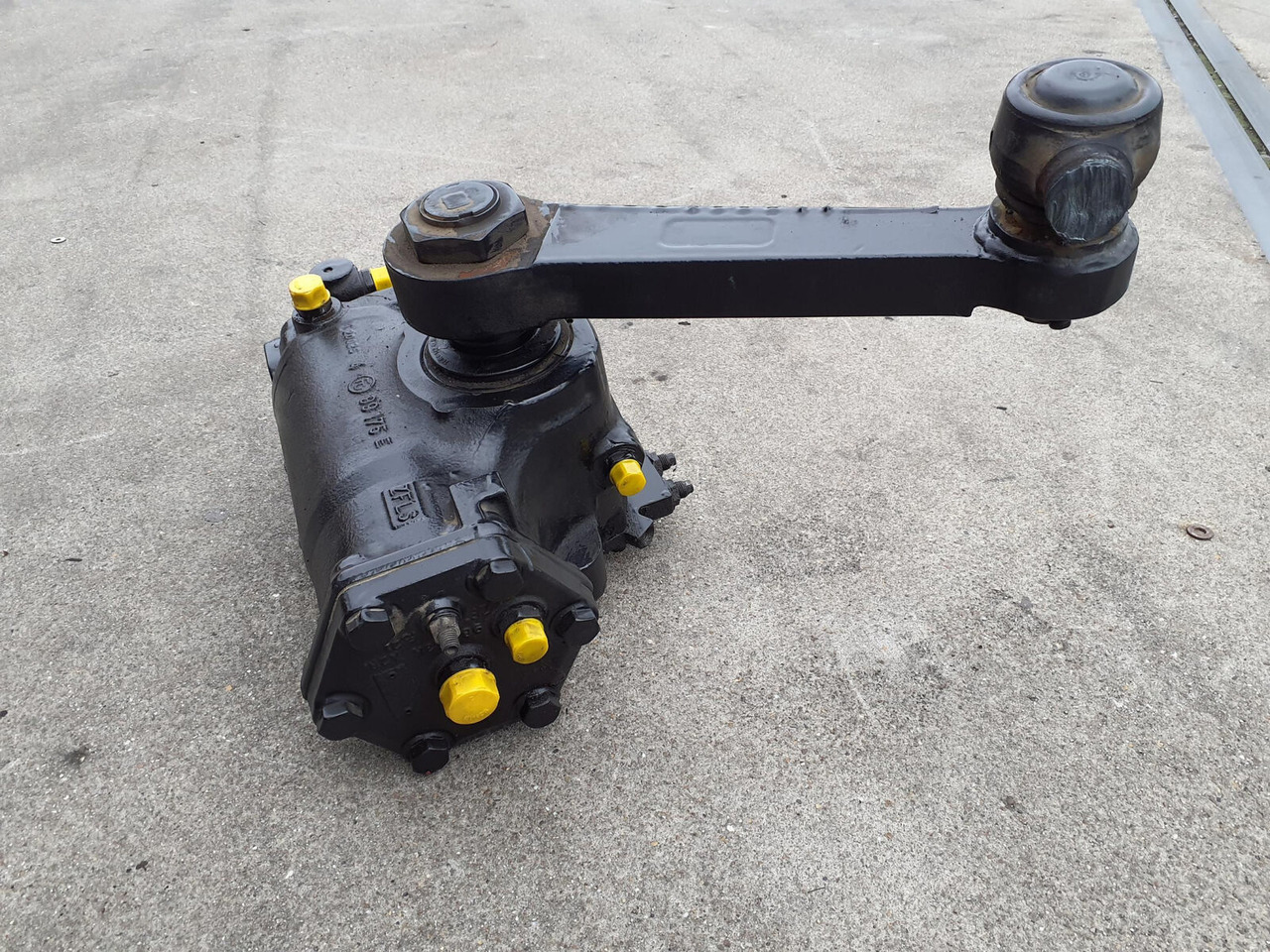 Grove GMK 6400 steering box servocom-zf - Caixa de direção para Grua móvel: foto 5 Grove GMK 6400 steering box servocom-zf - Caixa de direção para Grua móvel: foto 5