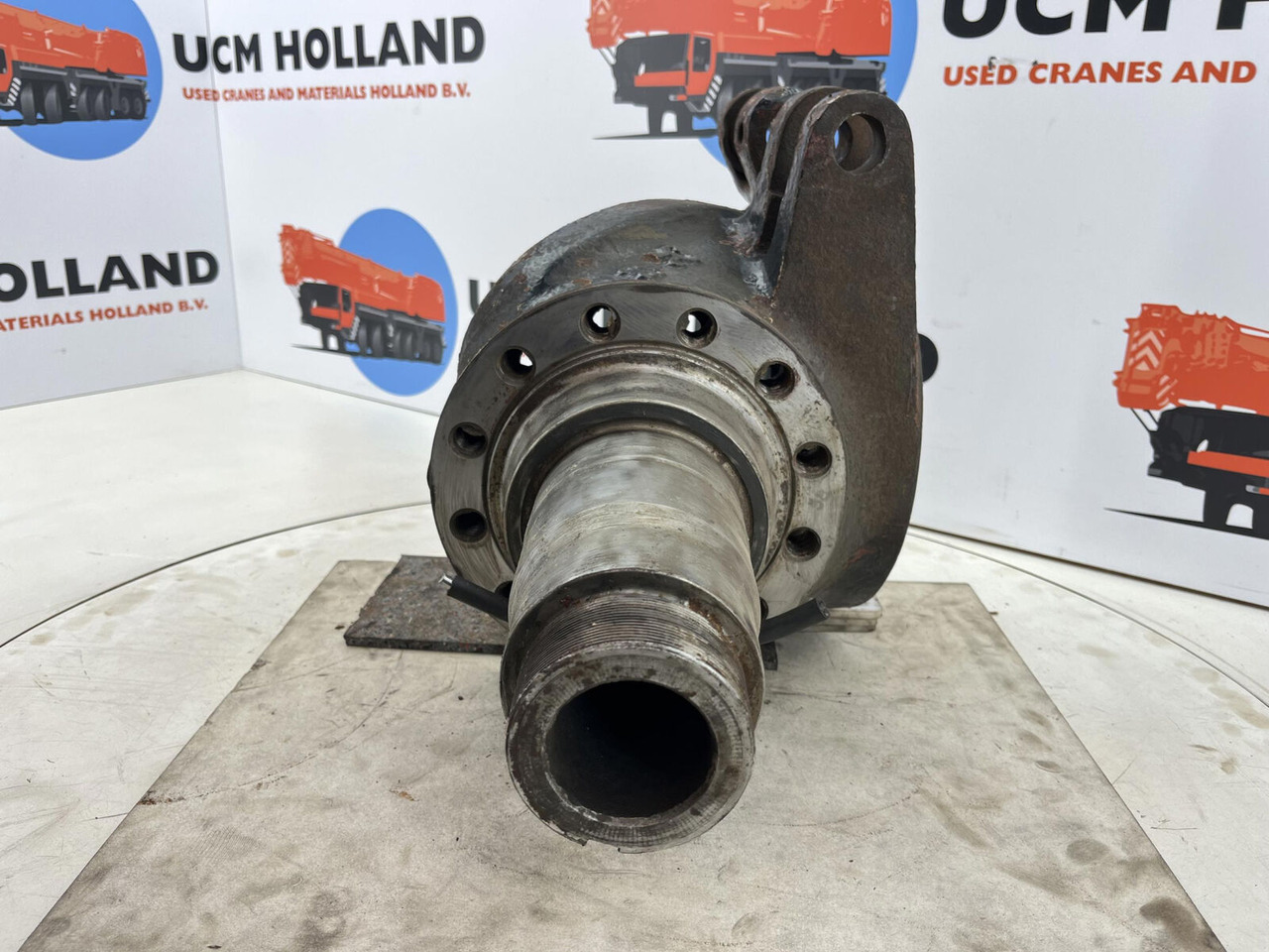 Grove GMK Steering knuckle 12 holes - Manga de eixo para Grua móvel: foto 2 Grove GMK Steering knuckle 12 holes - Manga de eixo para Grua móvel: foto 2