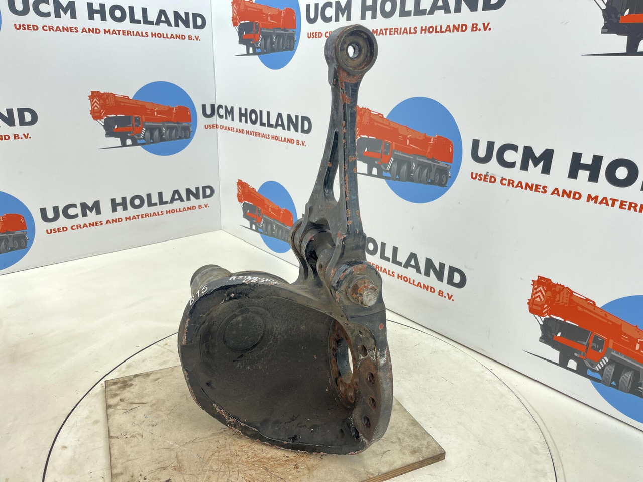 Grove GMK Steering knuckle 16 holes - Manga de eixo para Grua móvel: foto 5 Grove GMK Steering knuckle 16 holes - Manga de eixo para Grua móvel: foto 5