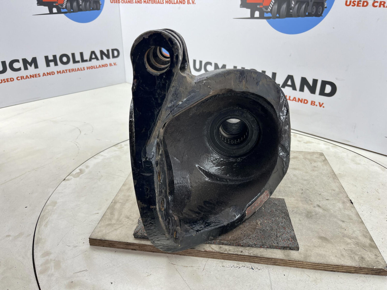 Grove GMK Steering knuckle 16 holes - Manga de eixo para Grua móvel: foto 5 Grove GMK Steering knuckle 16 holes - Manga de eixo para Grua móvel: foto 5