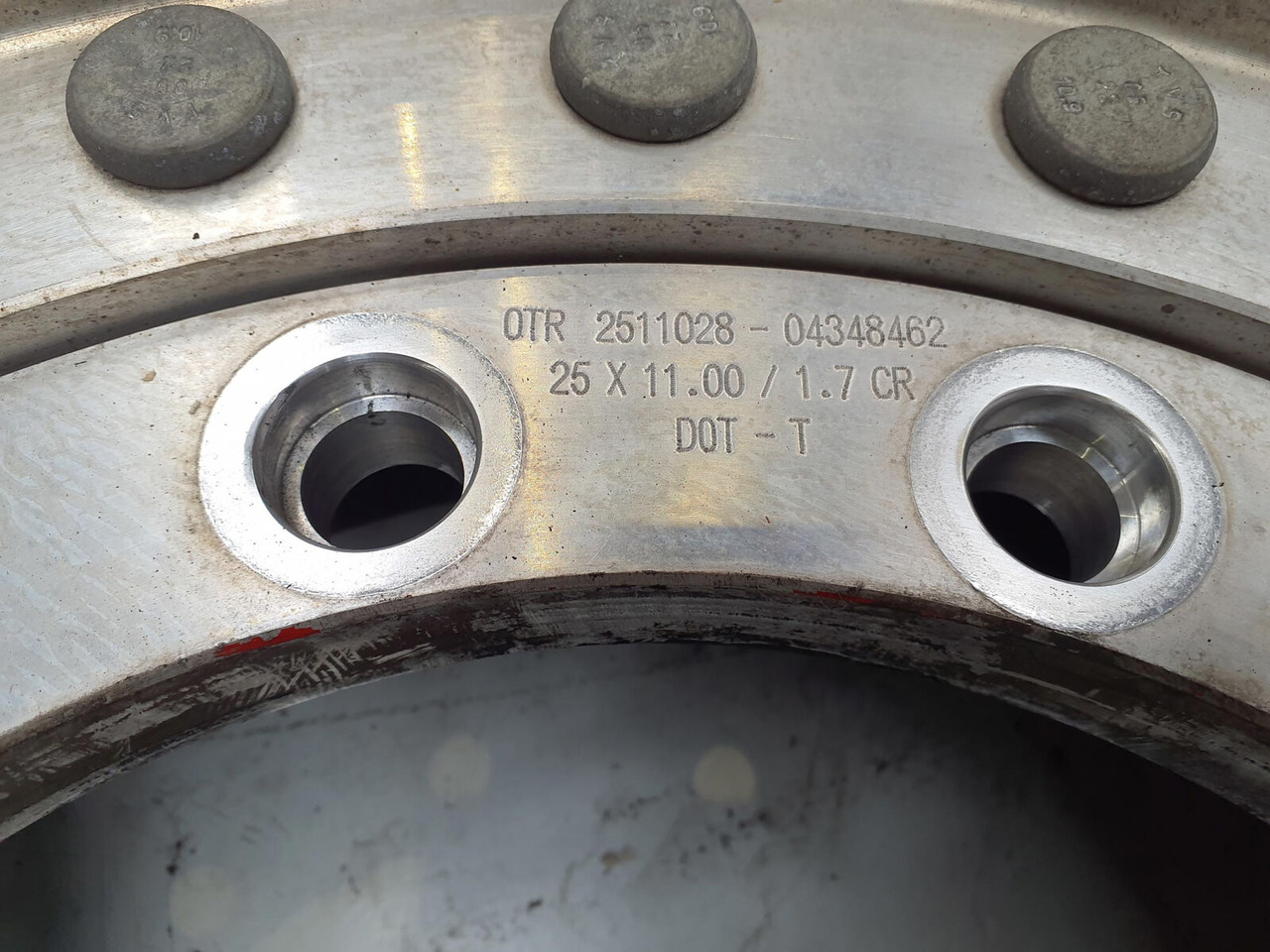 Grove Wheel 445/95R25 12 9 2p alu - Roda completa para Guindaste: foto 5 Grove Wheel 445/95R25 12 9 2p alu - Roda completa para Guindaste: foto 5
