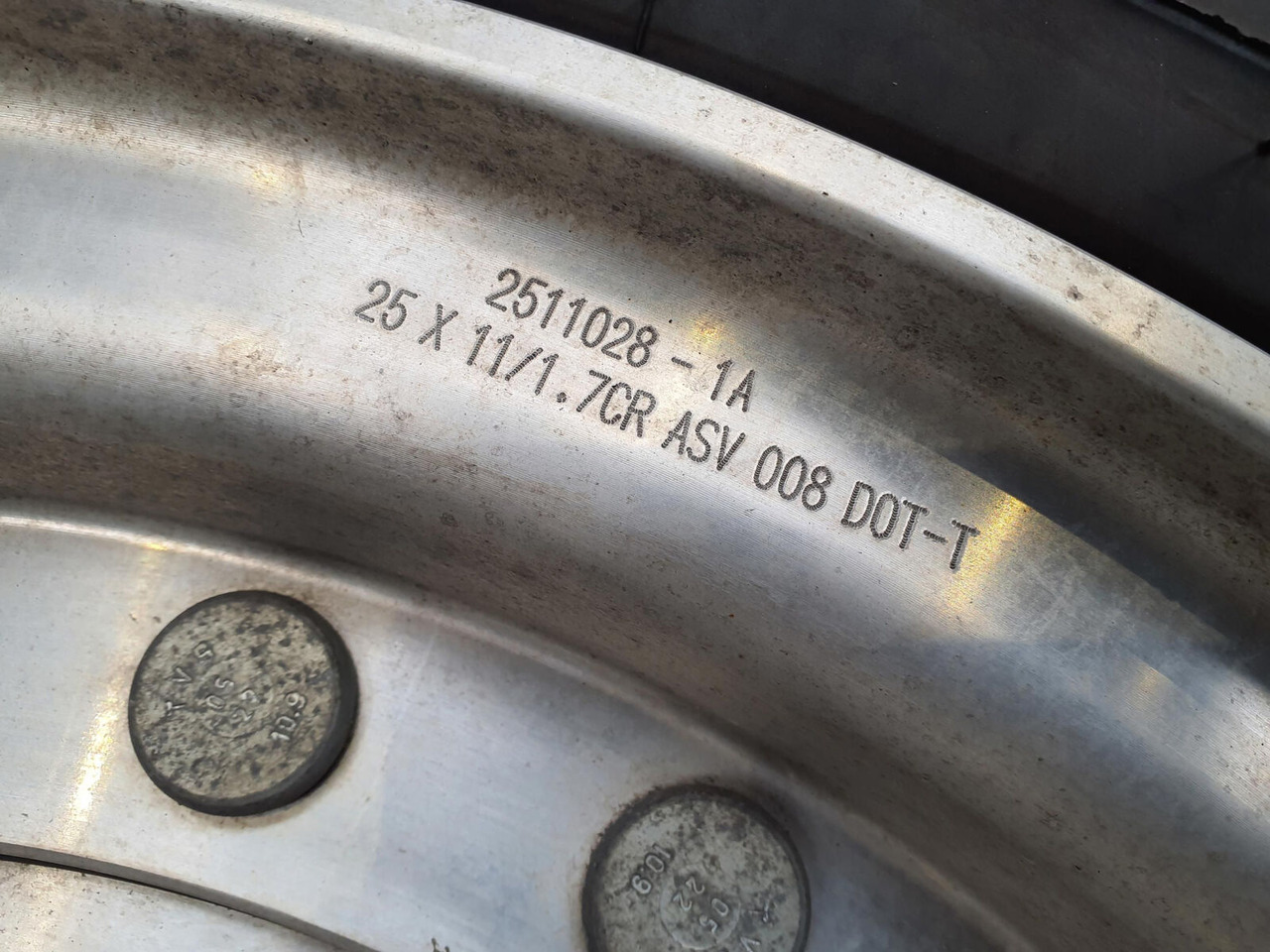 Grove Wheel 445/95R25 12 9 2p alu - Roda completa para Guindaste: foto 5 Grove Wheel 445/95R25 12 9 2p alu - Roda completa para Guindaste: foto 5