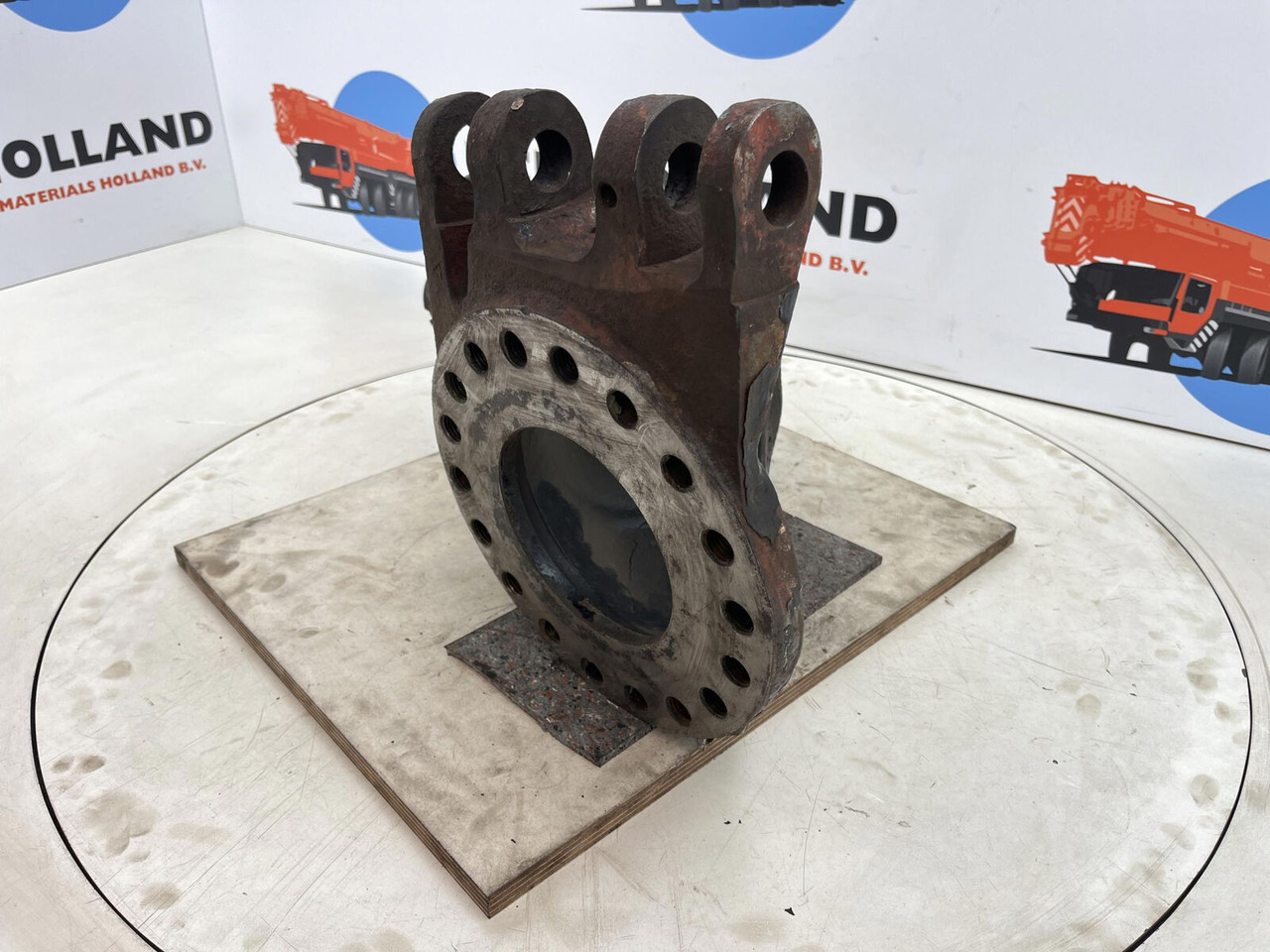 Krupp KMK 3045 Steering knuckle 16 holes - Manga de eixo para Grua móvel: foto 4 Krupp KMK 3045 Steering knuckle 16 holes - Manga de eixo para Grua móvel: foto 4