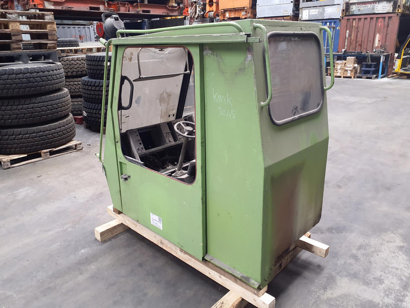 Krupp KMK 3045 upper cabin - Cabine e interior para Guindaste: foto 4 Krupp KMK 3045 upper cabin - Cabine e interior para Guindaste: foto 4