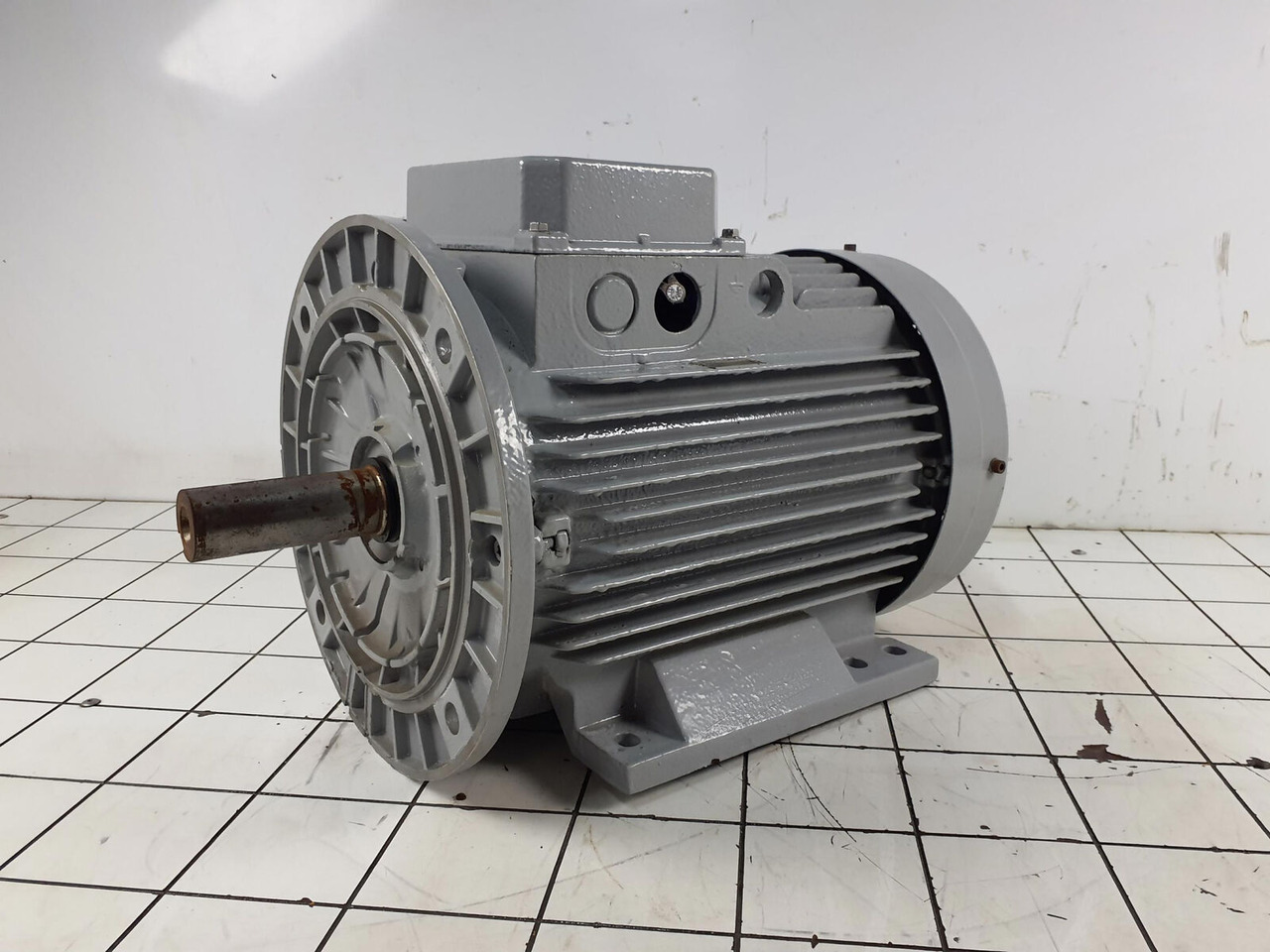 Liebherr ABB Electric motor MBT 160 L - Sistema elétrico para Grua móvel: foto 1 Liebherr ABB Electric motor MBT 160 L - Sistema elétrico para Grua móvel: foto 1
