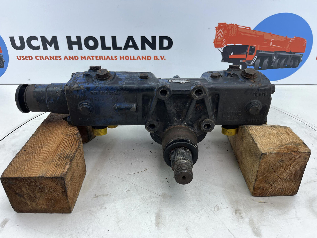 Liebherr LT 1090 steering box 180bar - Caixa de direção para Guindaste: foto 3 Liebherr LT 1090 steering box 180bar - Caixa de direção para Guindaste: foto 3