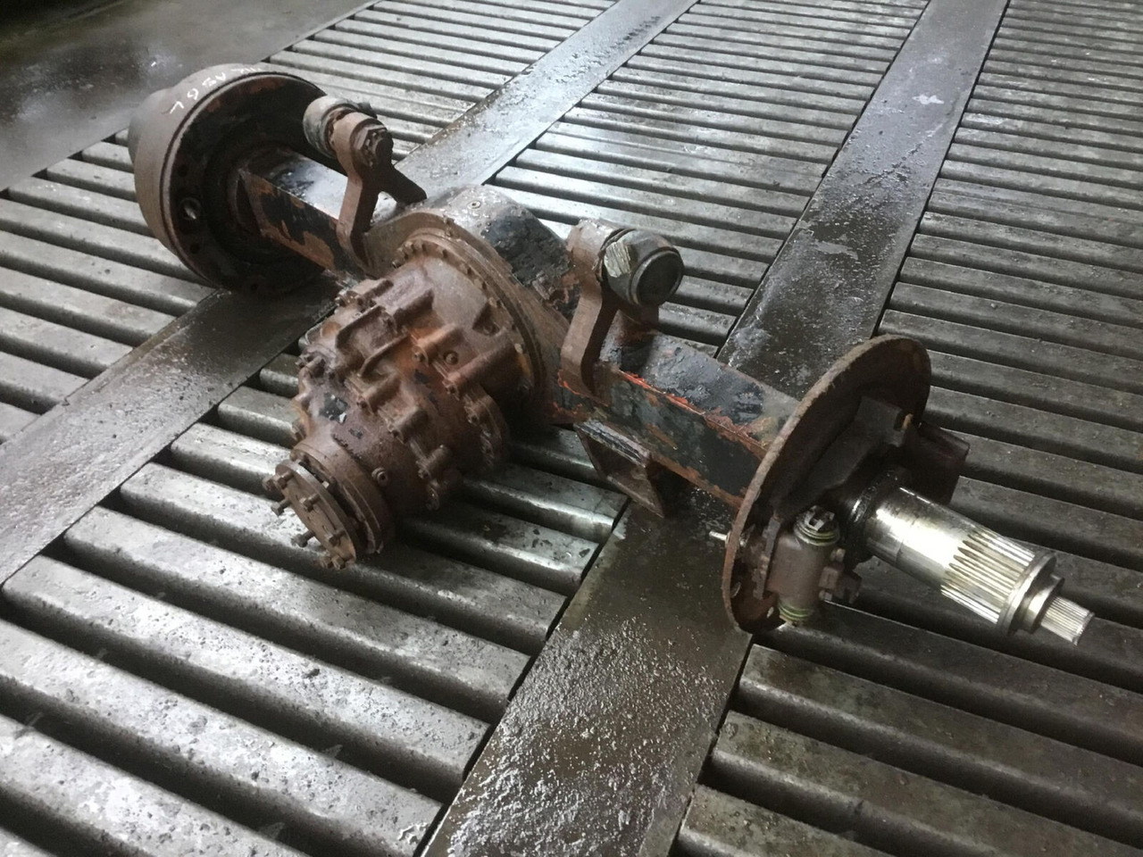 Liebherr LT 1160 axle 6 - Eixo e peças para Grua móvel: foto 4 Liebherr LT 1160 axle 6 - Eixo e peças para Grua móvel: foto 4