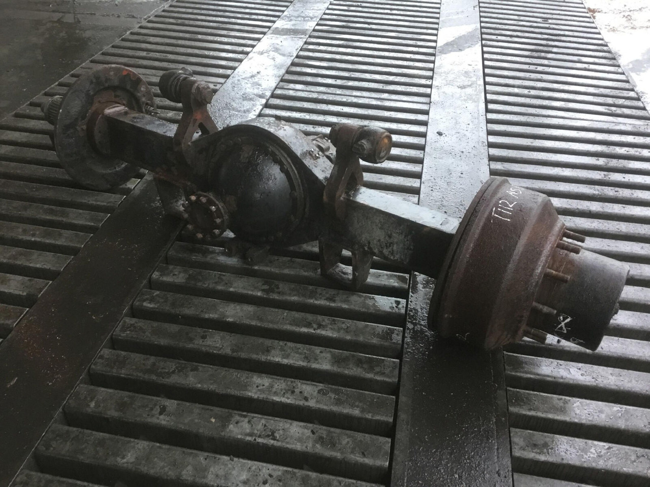 Liebherr LT 1160 axle 6 - Eixo e peças para Grua móvel: foto 2 Liebherr LT 1160 axle 6 - Eixo e peças para Grua móvel: foto 2