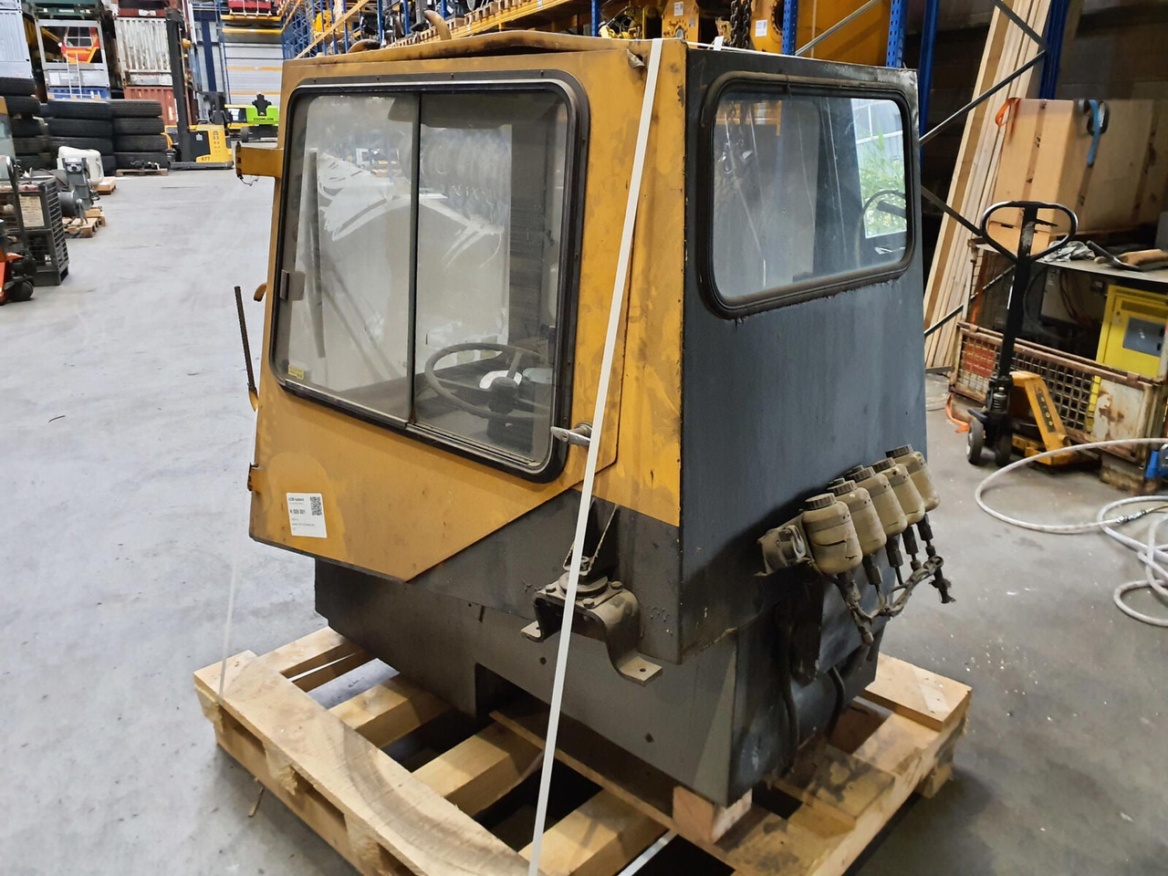 Liebherr LTM 1030 lower cabin - Cabine para Grua móvel: foto 3 Liebherr LTM 1030 lower cabin - Cabine para Grua móvel: foto 3