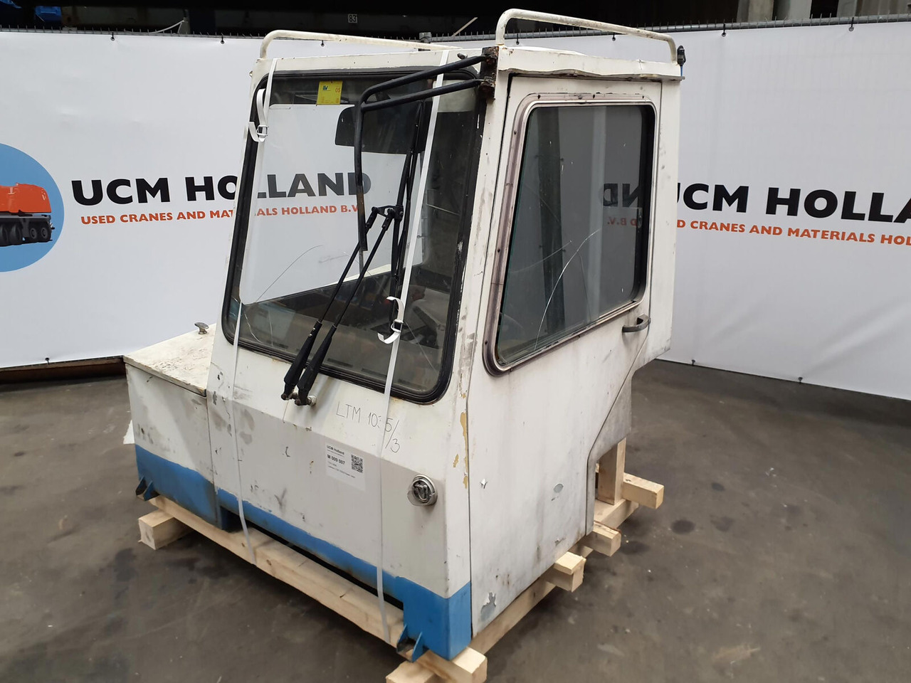 Liebherr LTM 1035/3 lower cabin - Cabine para Grua móvel: foto 1 Liebherr LTM 1035/3 lower cabin - Cabine para Grua móvel: foto 1