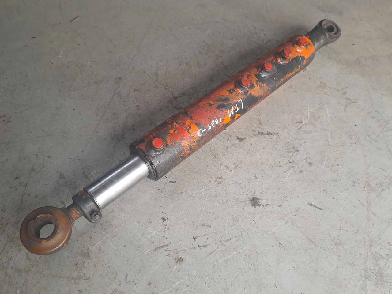 Liebherr LTM 1035 LTM 1025 steering locking cylinder - Cilindro hidráulico para Grua móvel: foto 2 Liebherr LTM 1035 LTM 1025 steering locking cylinder - Cilindro hidráulico para Grua móvel: foto 2