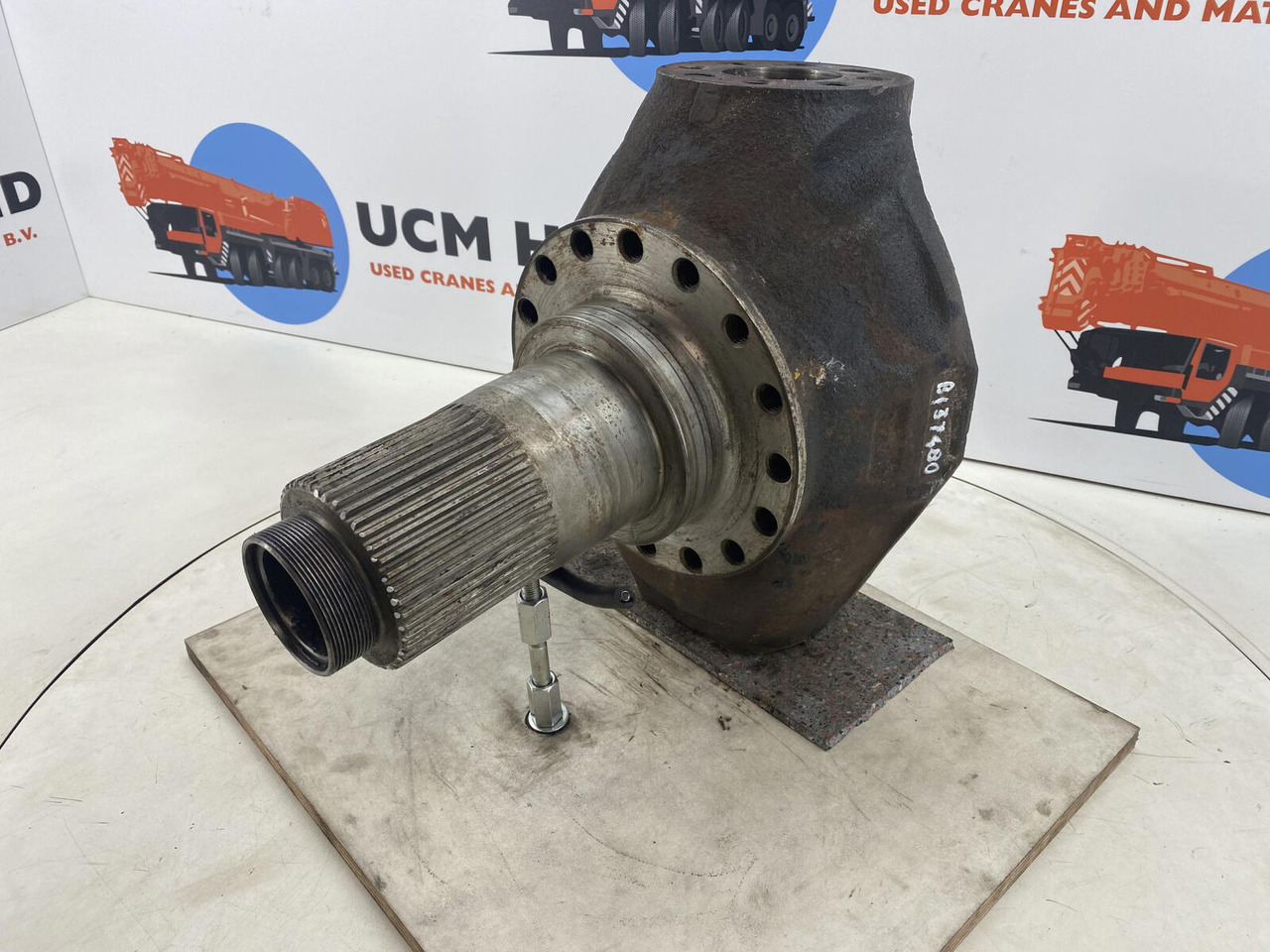 Liebherr LTM 1035 Steering knuckle 16 holes axle 1 - Manga de eixo para Grua móvel: foto 1 Liebherr LTM 1035 Steering knuckle 16 holes axle 1 - Manga de eixo para Grua móvel: foto 1
