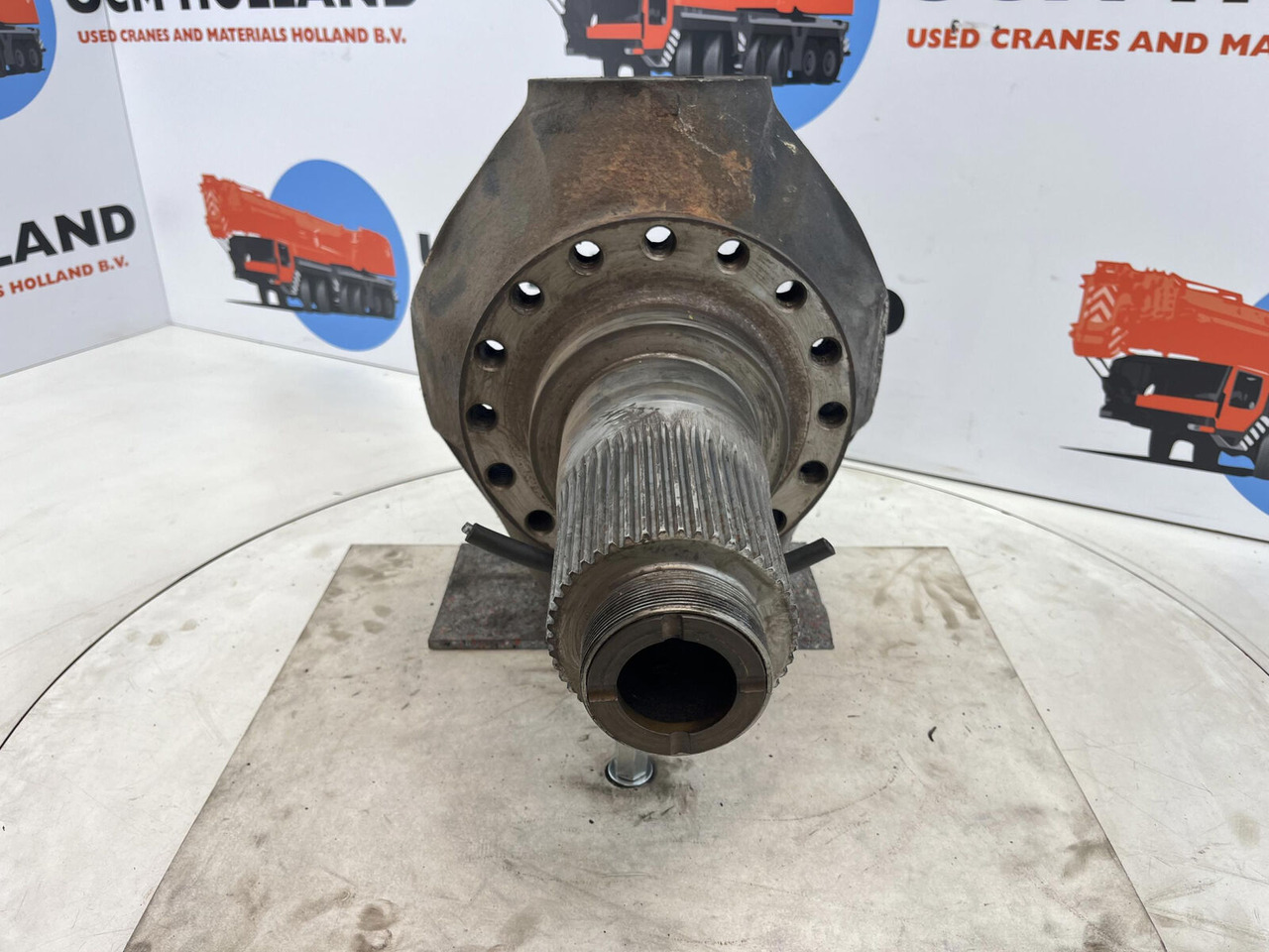 Liebherr LTM 1035 Steering knuckle 16 holes axle 1 - Manga de eixo para Grua móvel: foto 2 Liebherr LTM 1035 Steering knuckle 16 holes axle 1 - Manga de eixo para Grua móvel: foto 2