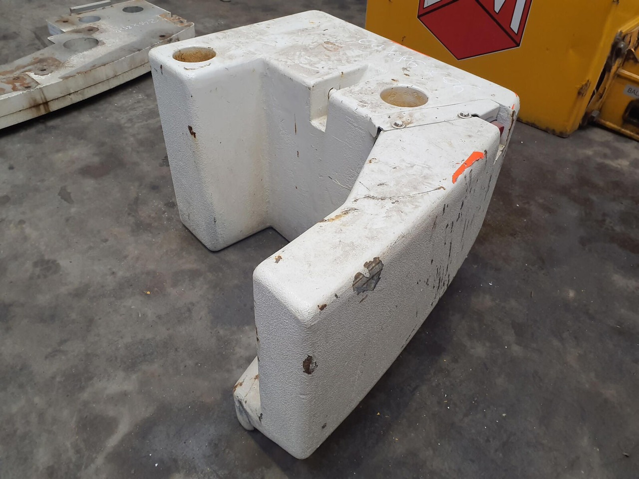 Liebherr LTM 1045-3.1 counterweight 1,8 ton - Contrapeso para Grua móvel: foto 2 Liebherr LTM 1045-3.1 counterweight 1,8 ton - Contrapeso para Grua móvel: foto 2